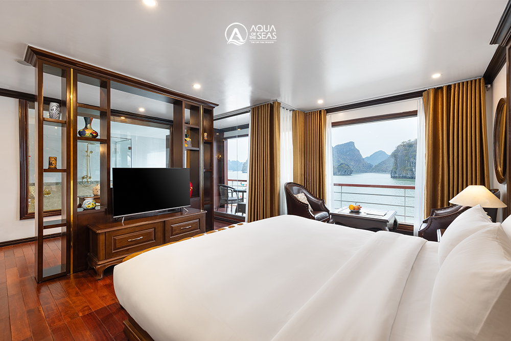 Aqua King Suite Cabin