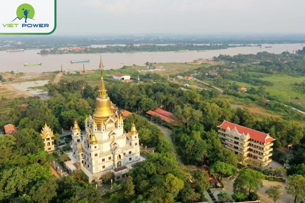 Buu Long Pagoda, a place to pray without incense