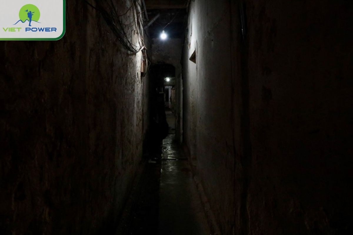 Don't go down the small, unlit alleys in the Old Quarter.