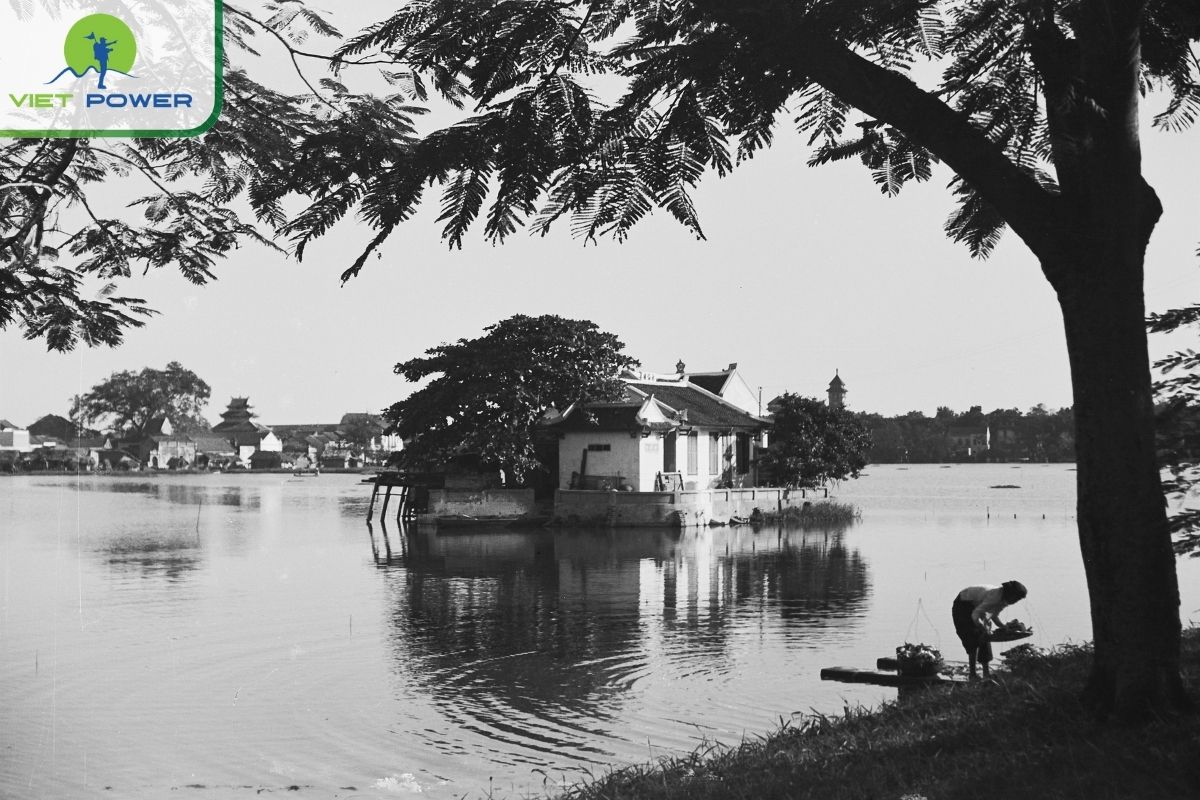 Truc Bach Lake in the 17th century