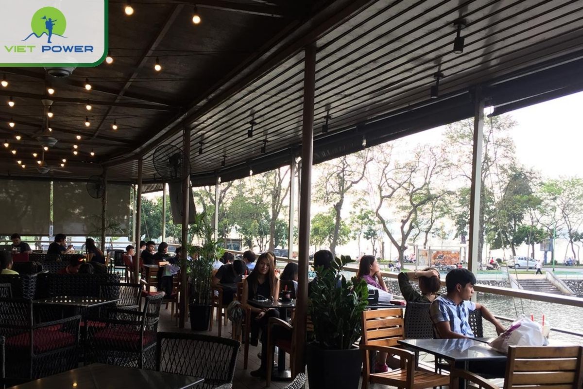 Enjoy Coffee on Highlands Coffee Cruise