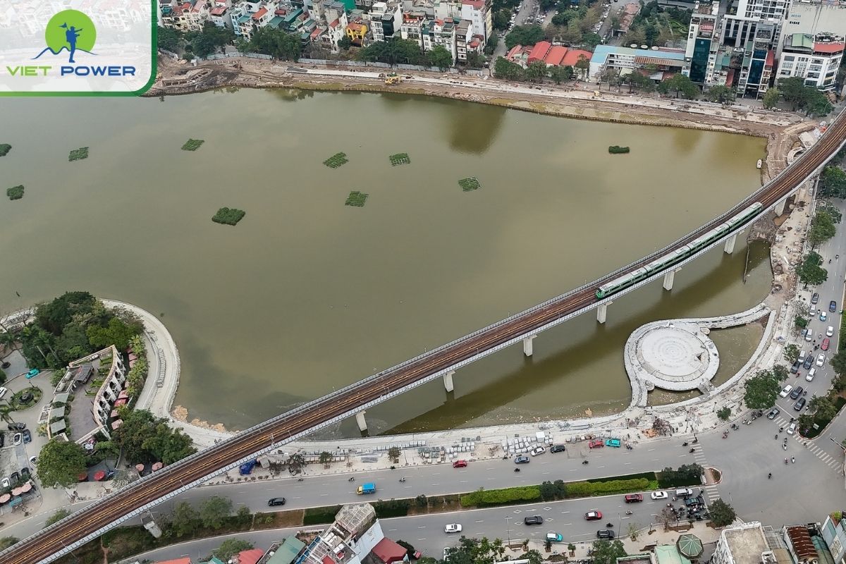 Hoang Cau Lake