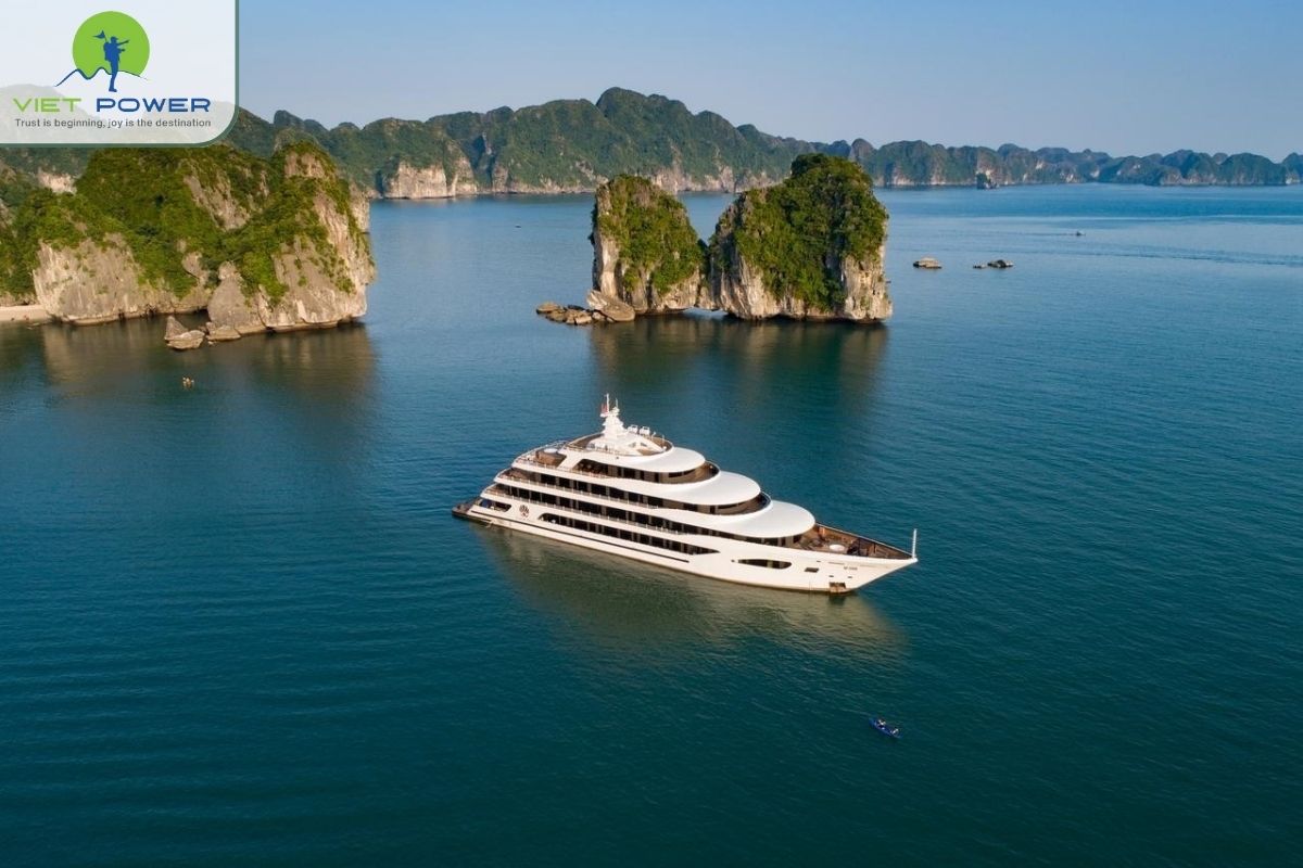 (4) Ha Long
