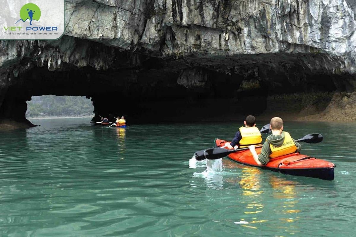 (8) Ha Long