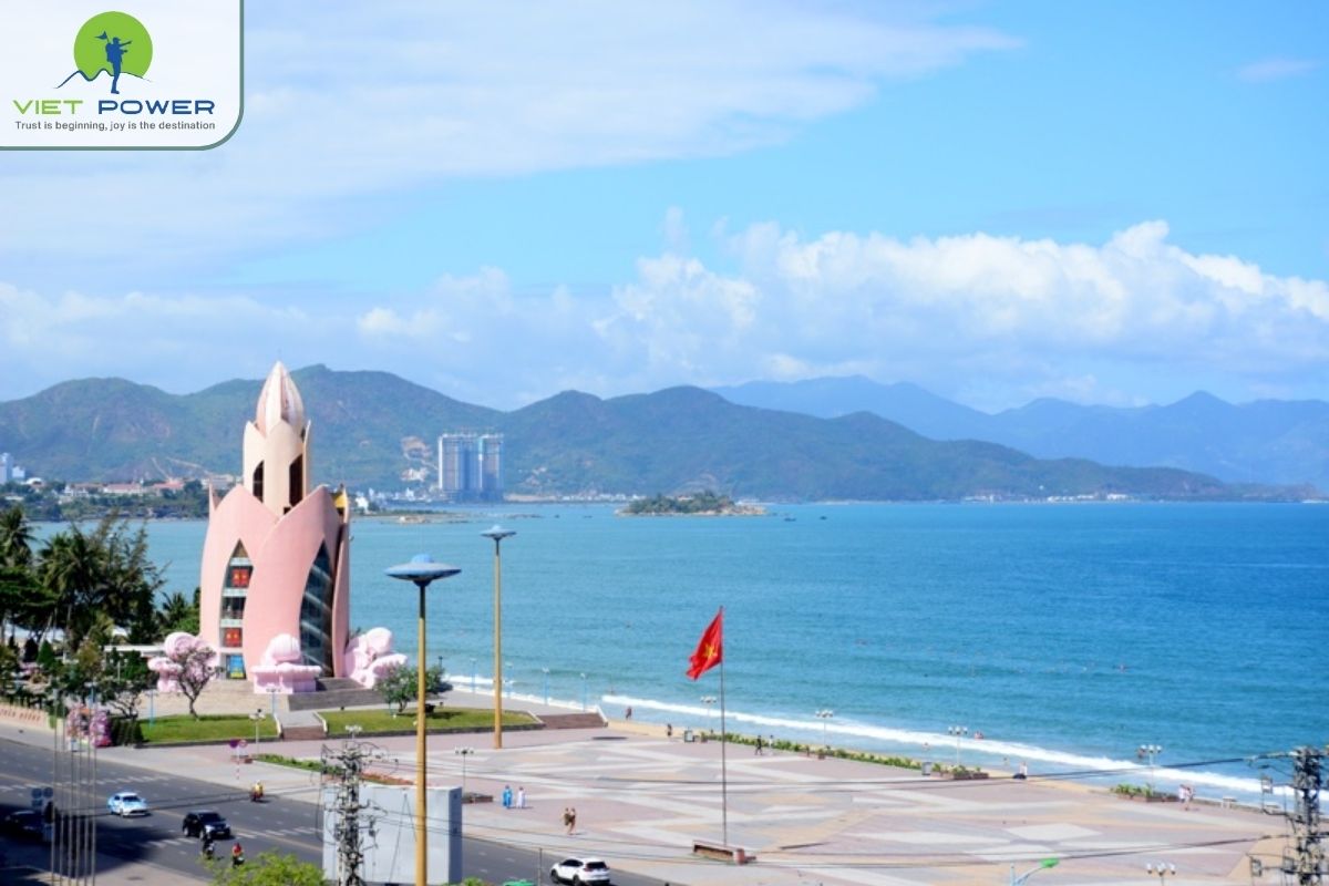 (8) Thap Tram Huong