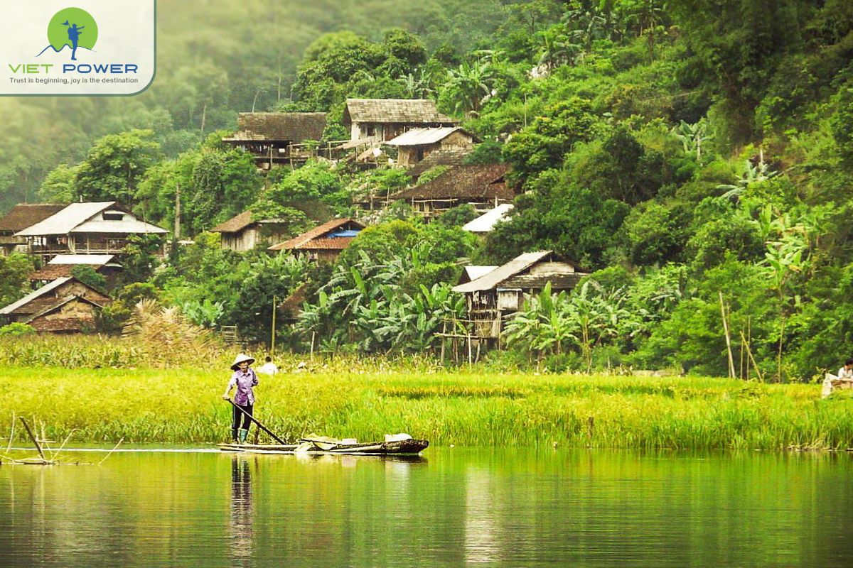 Ba Be Lake (8)