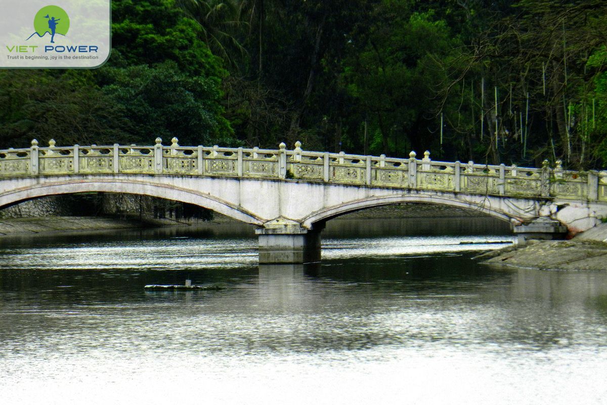 Bay Mau Lake (6)