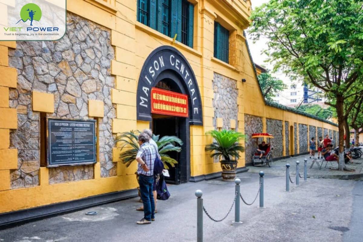 Hoa-Lo-Prison (2)