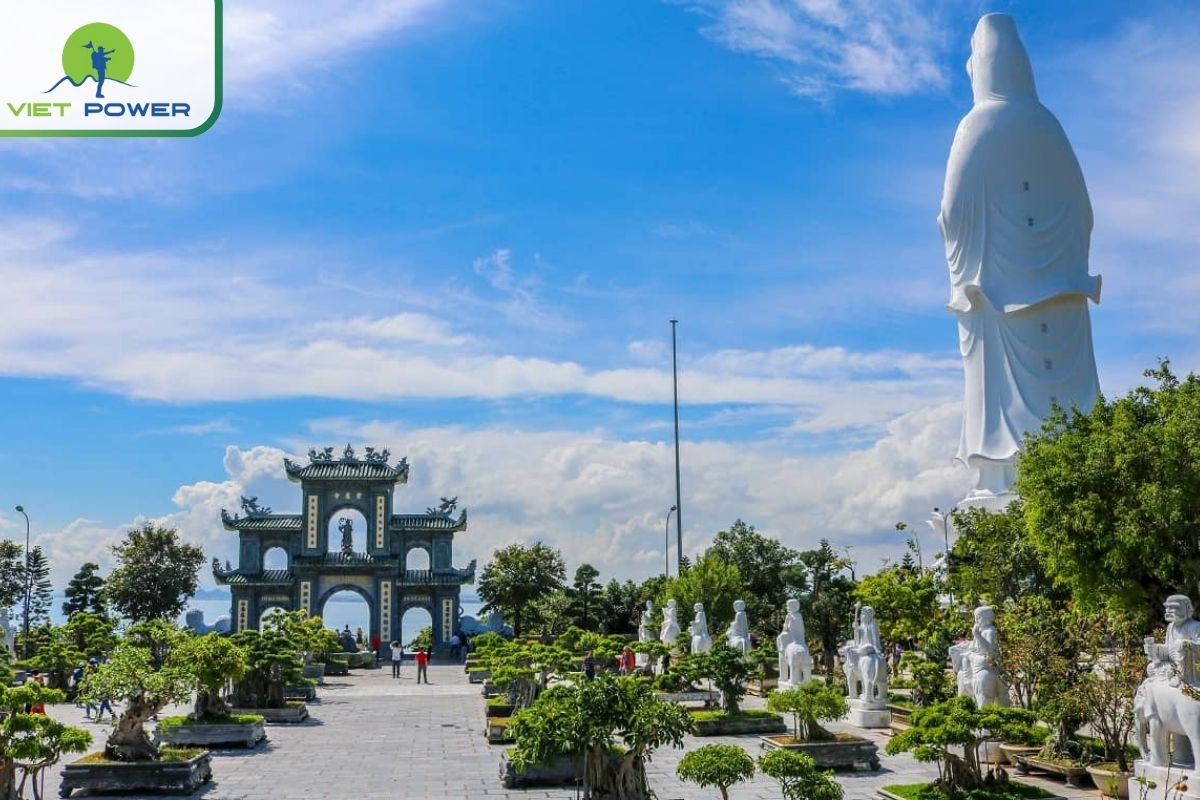 Linh Ứng Pagoda