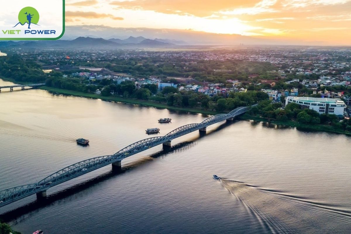 Winter (November – January)