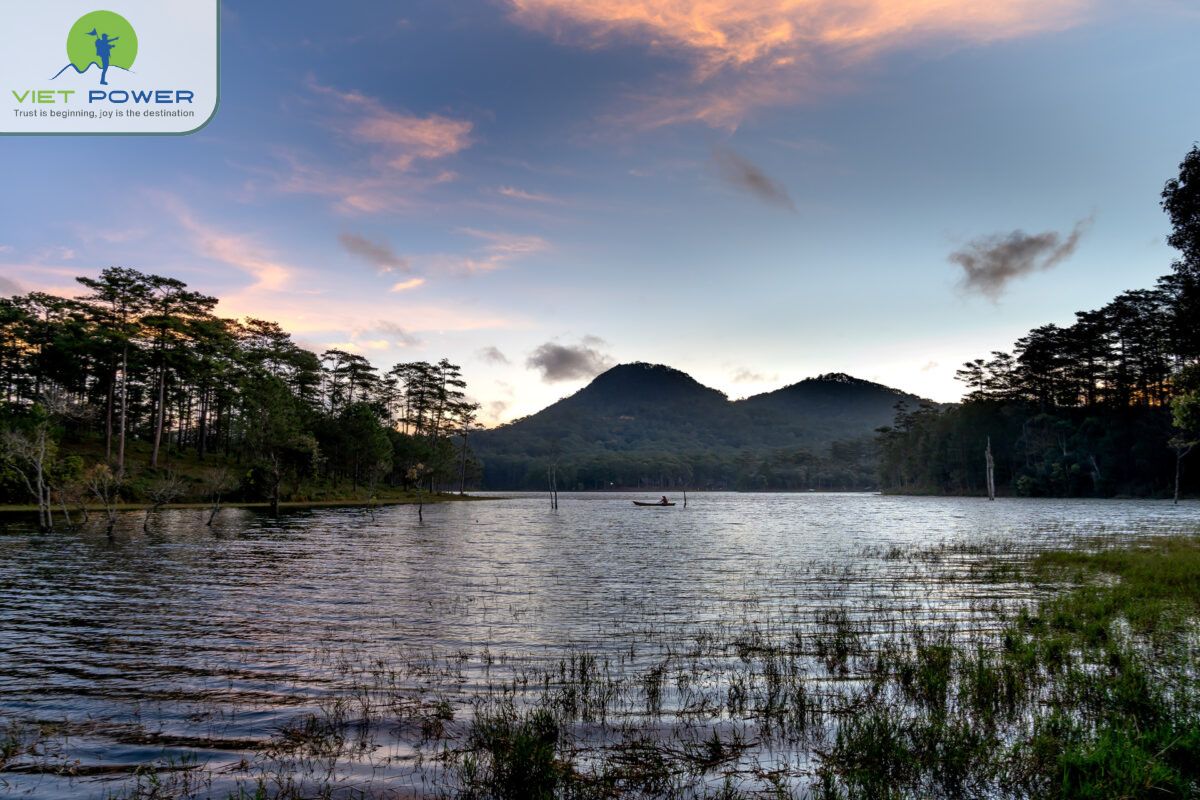Tuyen Lam Lake (1)