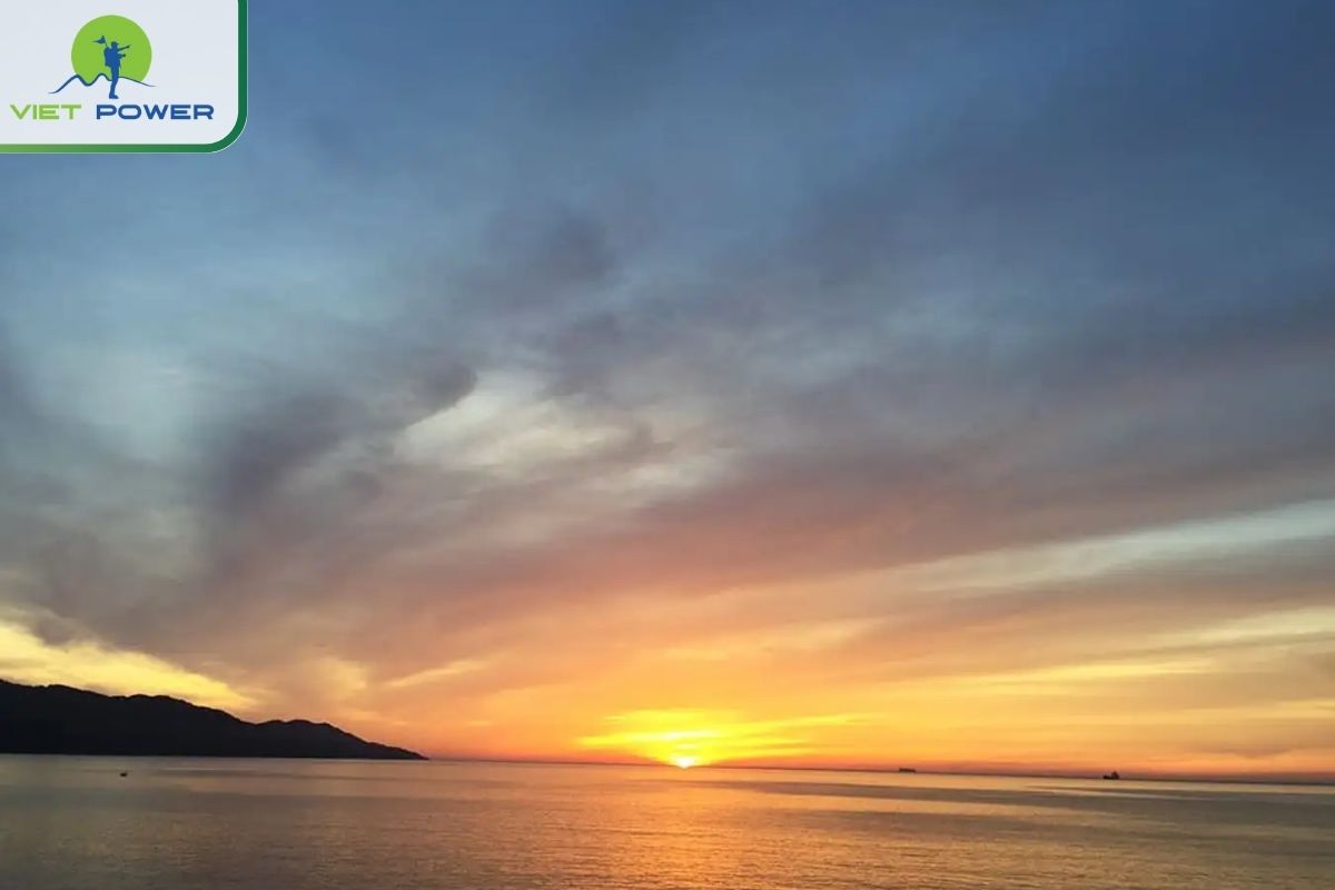 Watching sunrise at Da Nang beach