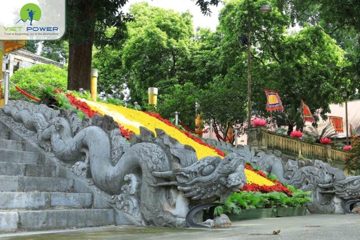 kinh-thien-palace-stone-dragon-steps-thang-long-citadel