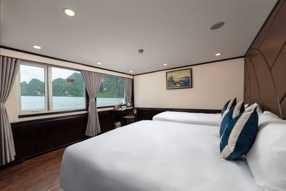 Triple Deluxe Cabin