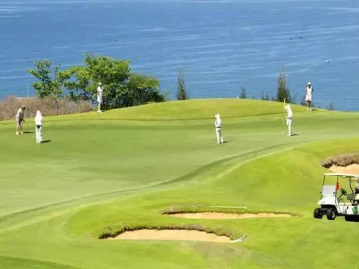 Golf Experience in Ho Chi Minh City and Mui Ne in 8 Days