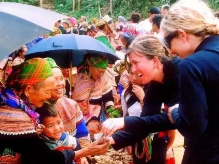 Sapa Trekking and Colorful Markets in 5 Days