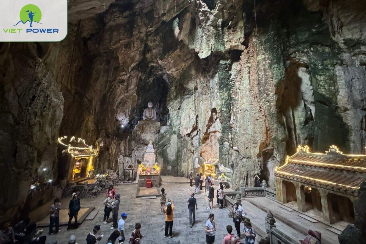Huyen Khong Cave