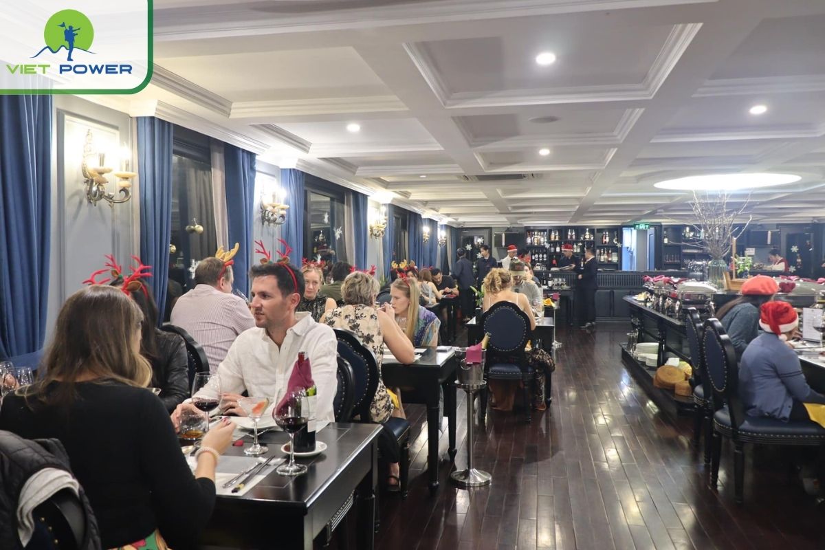 Dinner with a fine multi-course menu