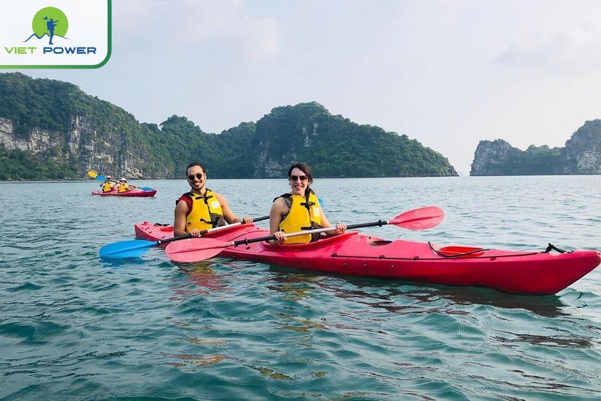 Kayaking in Bai Tu Long