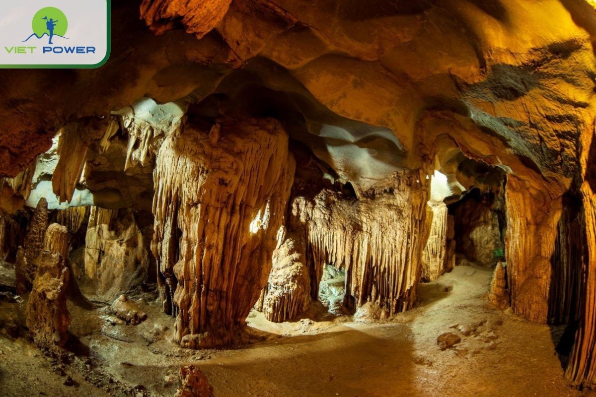 Me Cung Cave