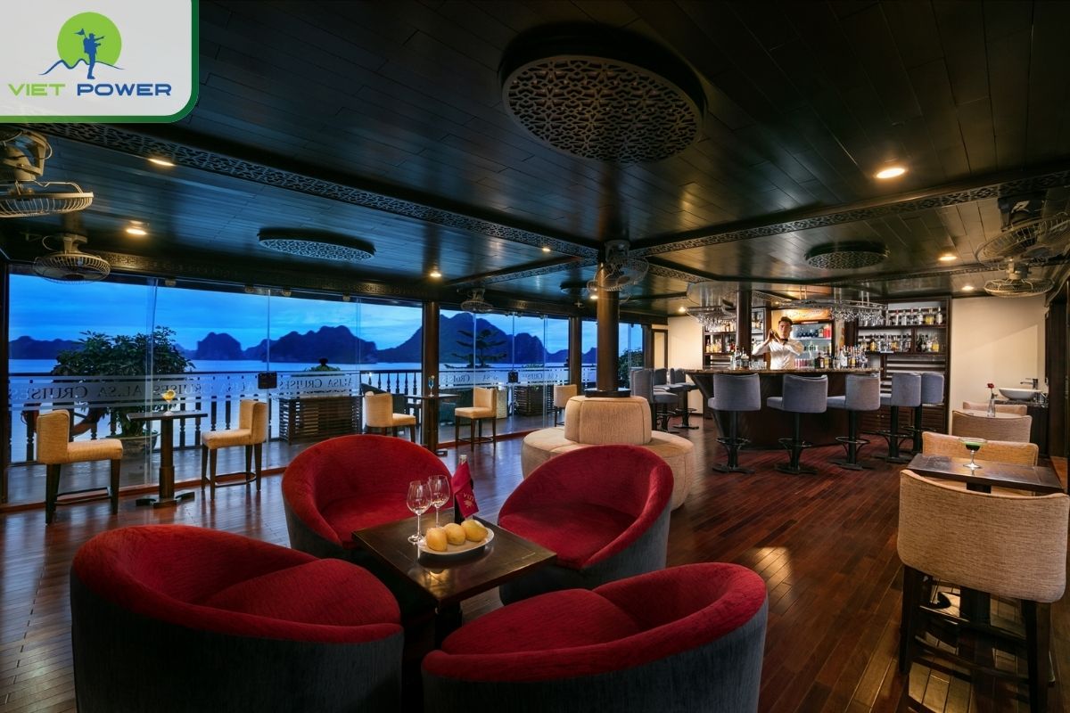 Bar & Sky Lounge