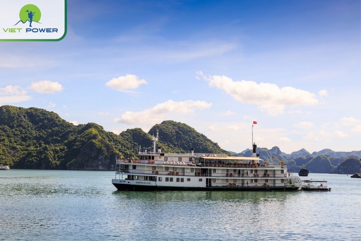 Emeraude Classic Cruise Halong Bay