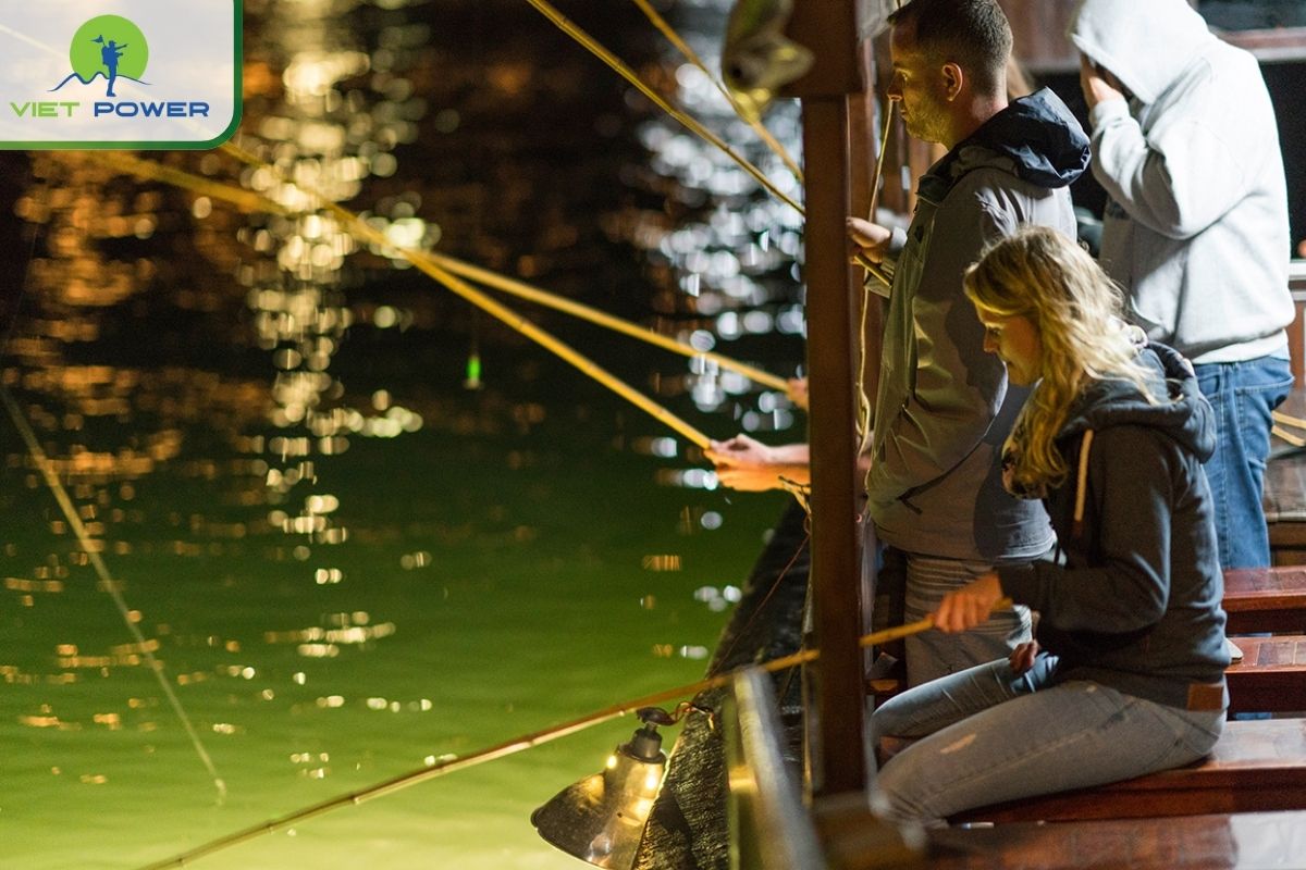 Squid fishing in Halong