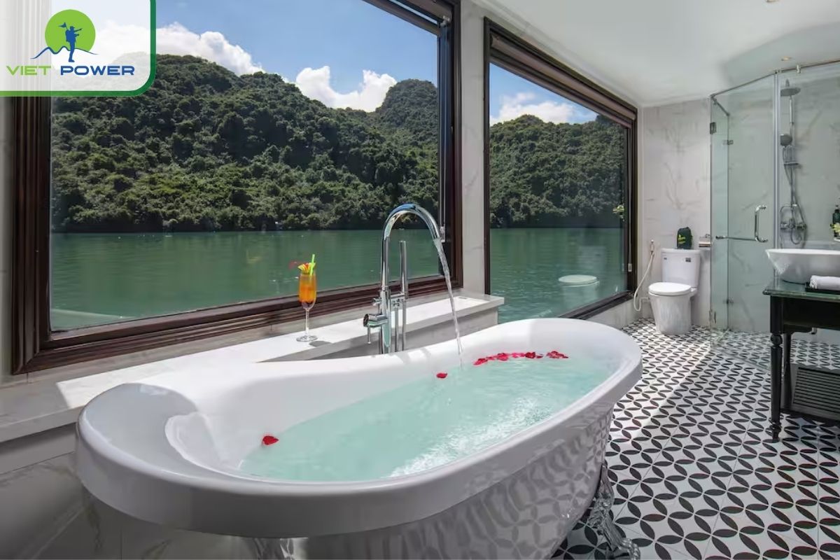 An en-suite bathroom 