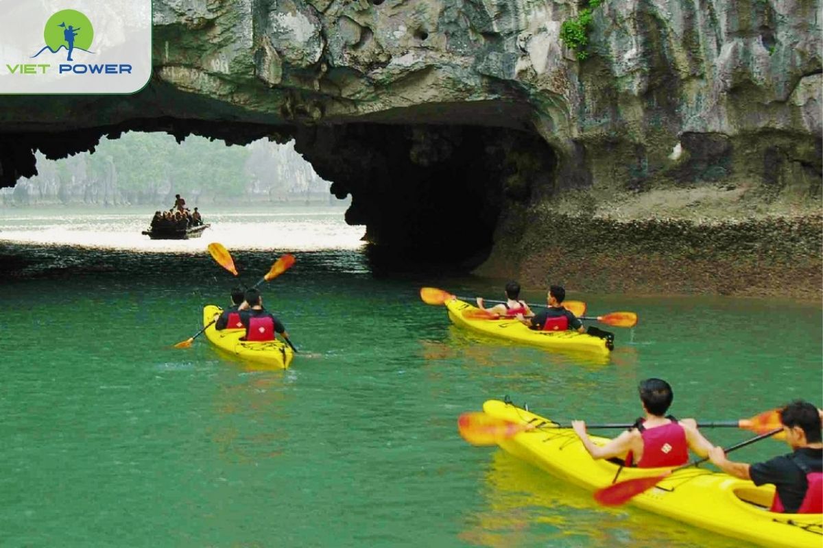 Kayaking around Luon Cave