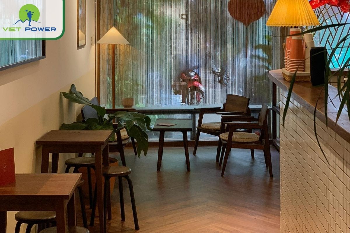 Nấp Saigon