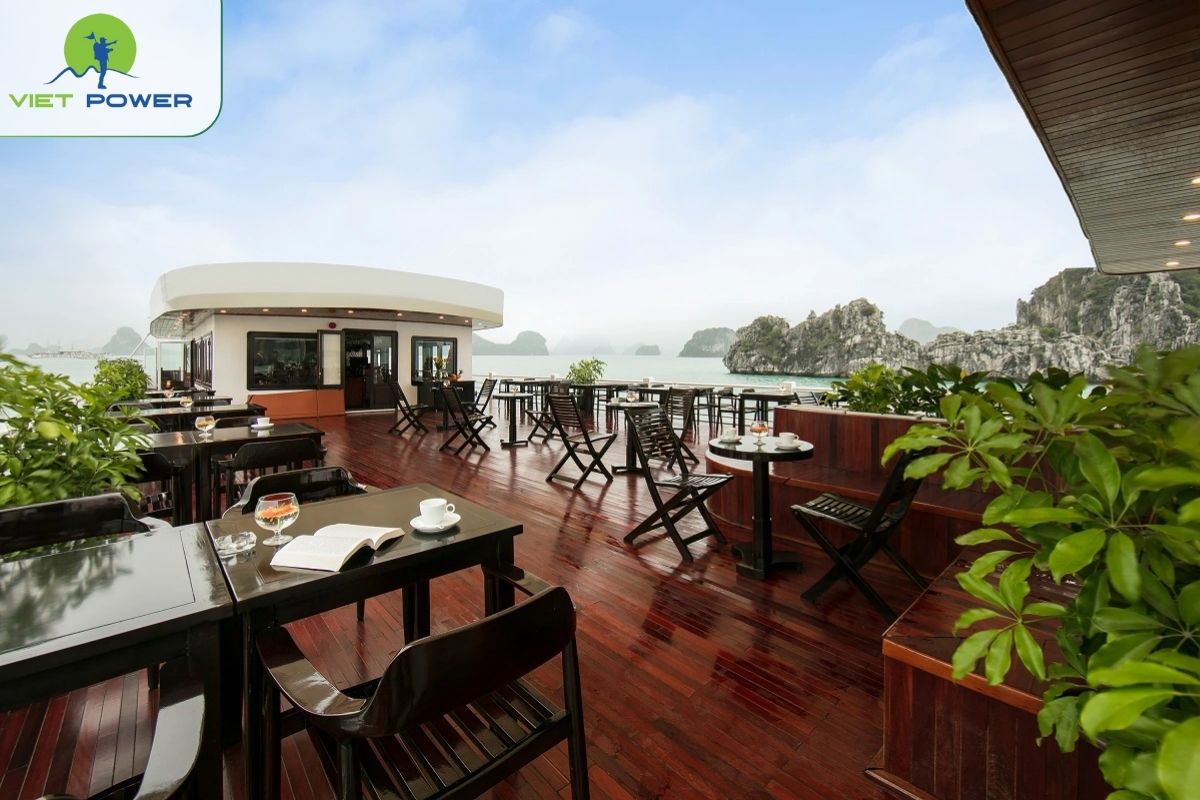 Sundeck (Top Deck)