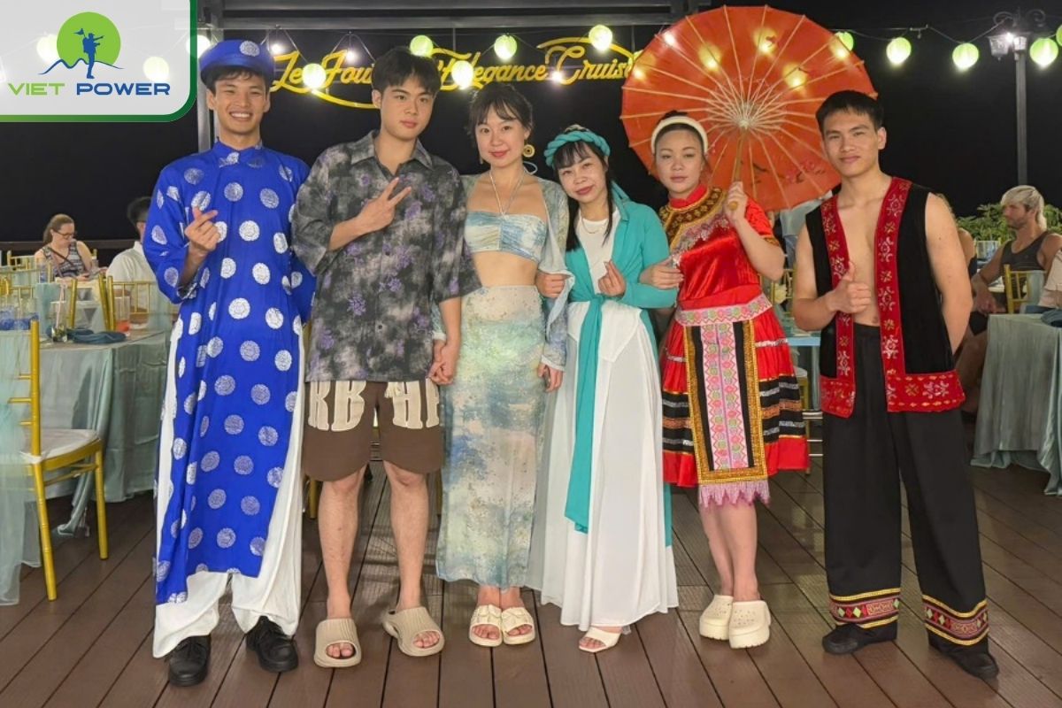 Ao Dai Show