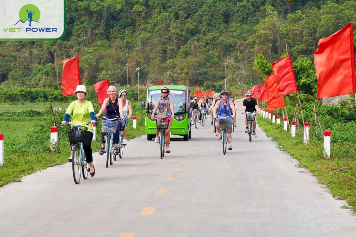 Cycling through Viet Hai Village