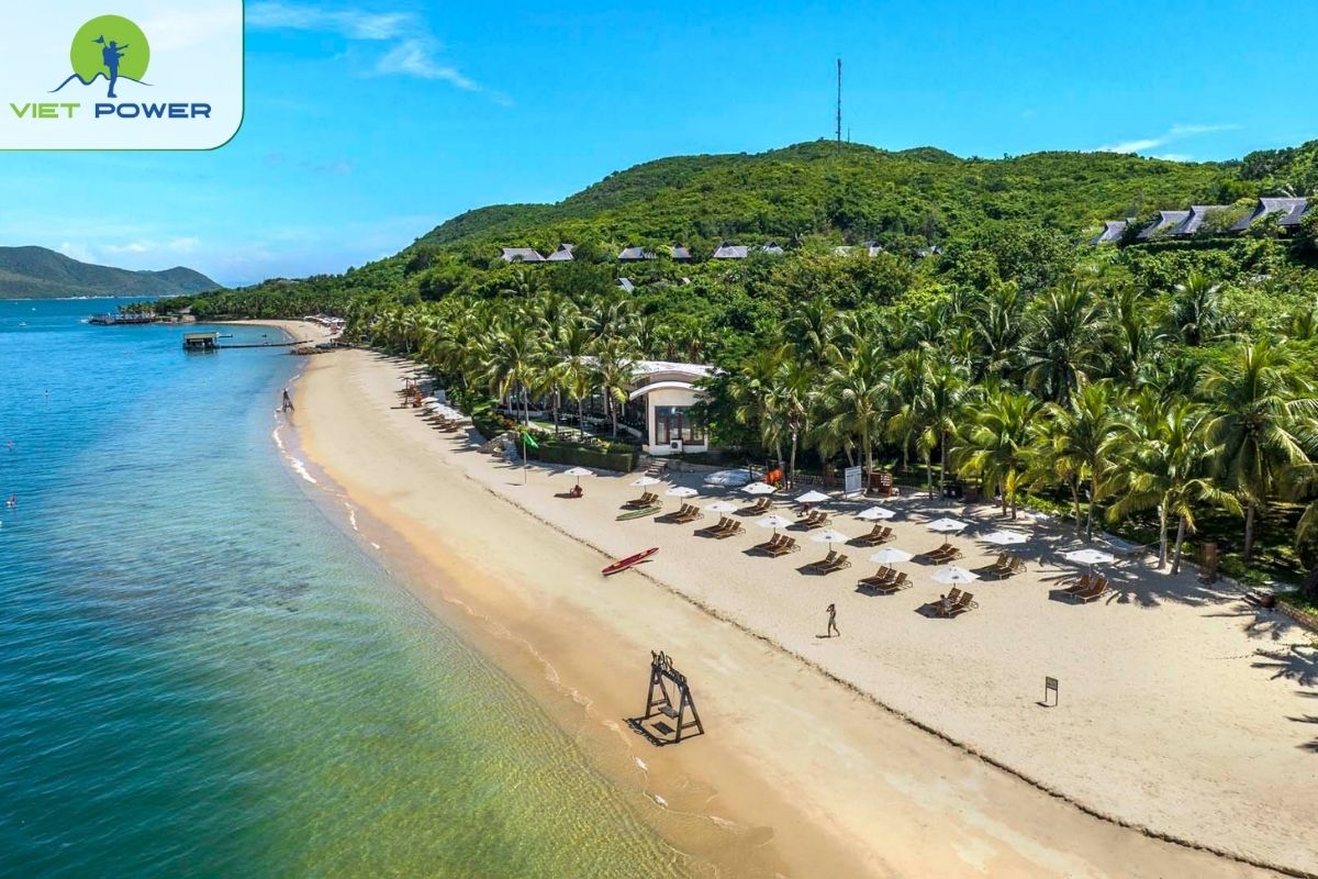 Hon Tam Island