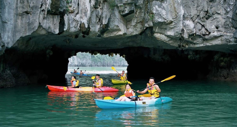 Lan Ha Bay - Dark & Bright Cave - Tuan Chau Marina