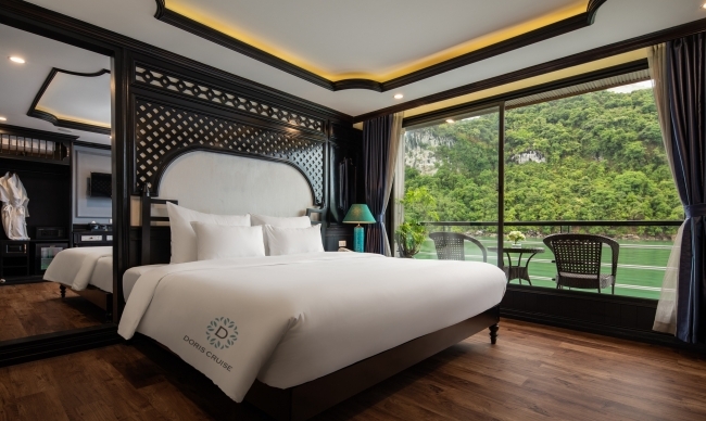 Family Connecting Suite Sea View with Private Balcony