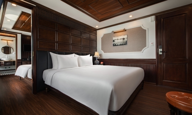 Family Senior Suite Connecting