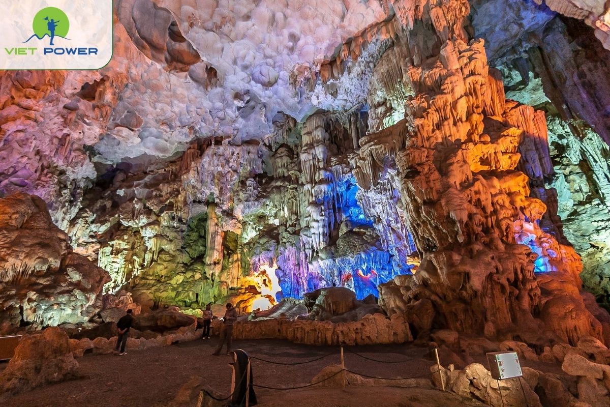 Sung Sot (Surprising) Cave