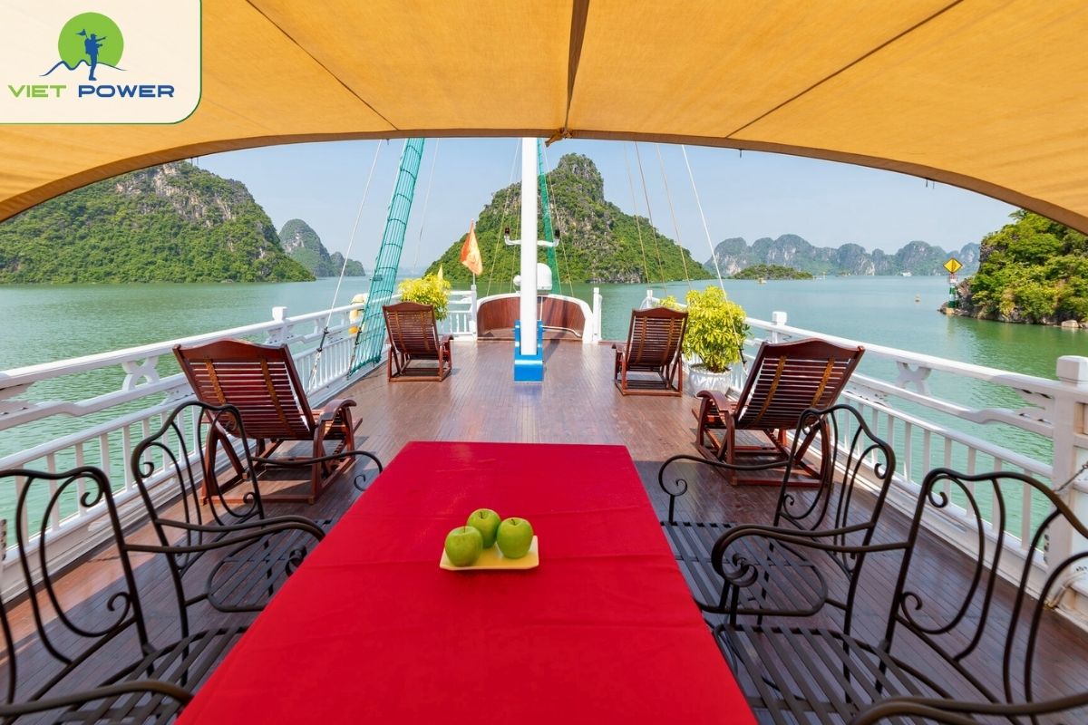 Open-deck restaurant with sea air