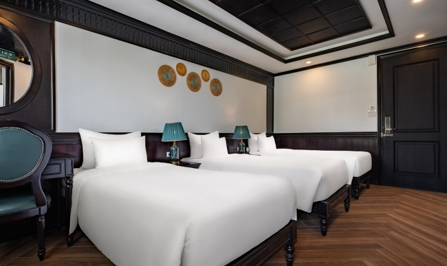 Triple Suite Private Balcony (1st desk)
