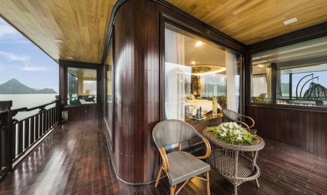 Queen Regent Suite