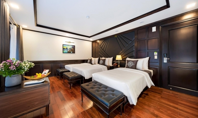 Queen Triple Suite