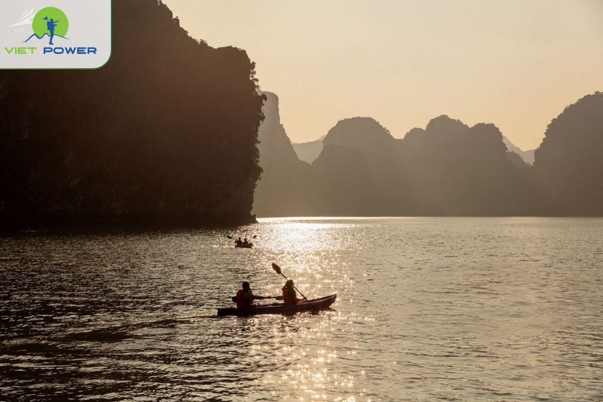 Kayaking around  Ao Ech