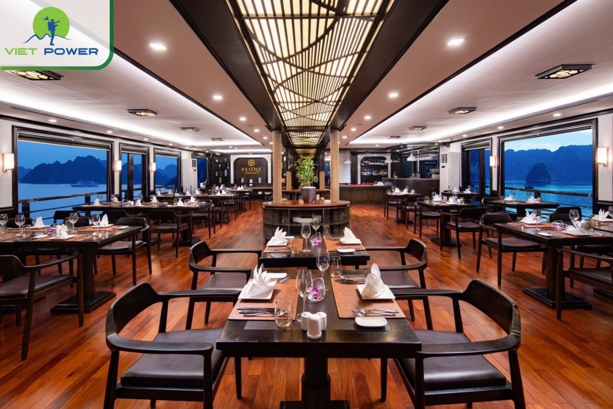 Restaurant at Peony Cruise