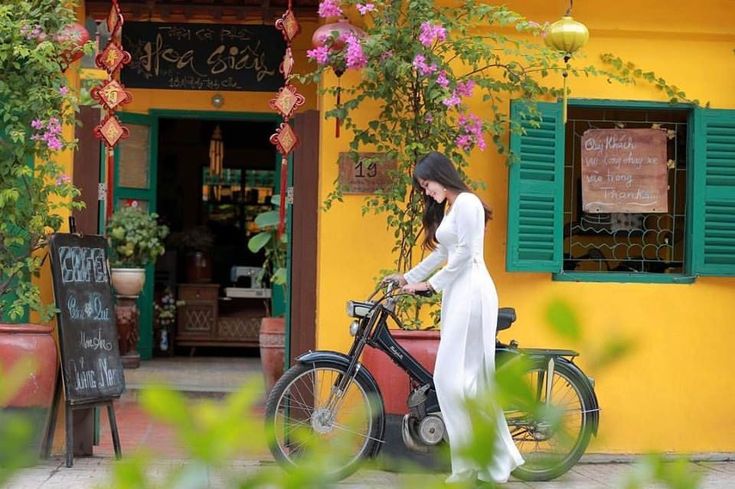 Wandering Through Vietnam Mountains and Seaside 9-Day Tour