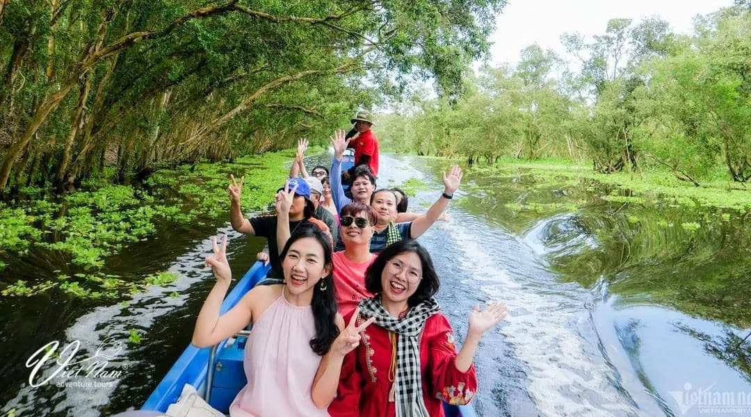 Welcoming Mekong Delta Group Tour in 1 Day