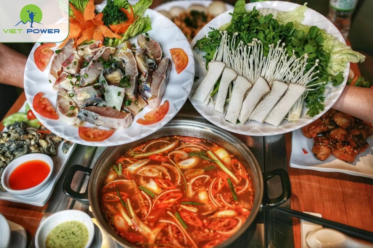 Lẩu cá tầm Ngư Sơn