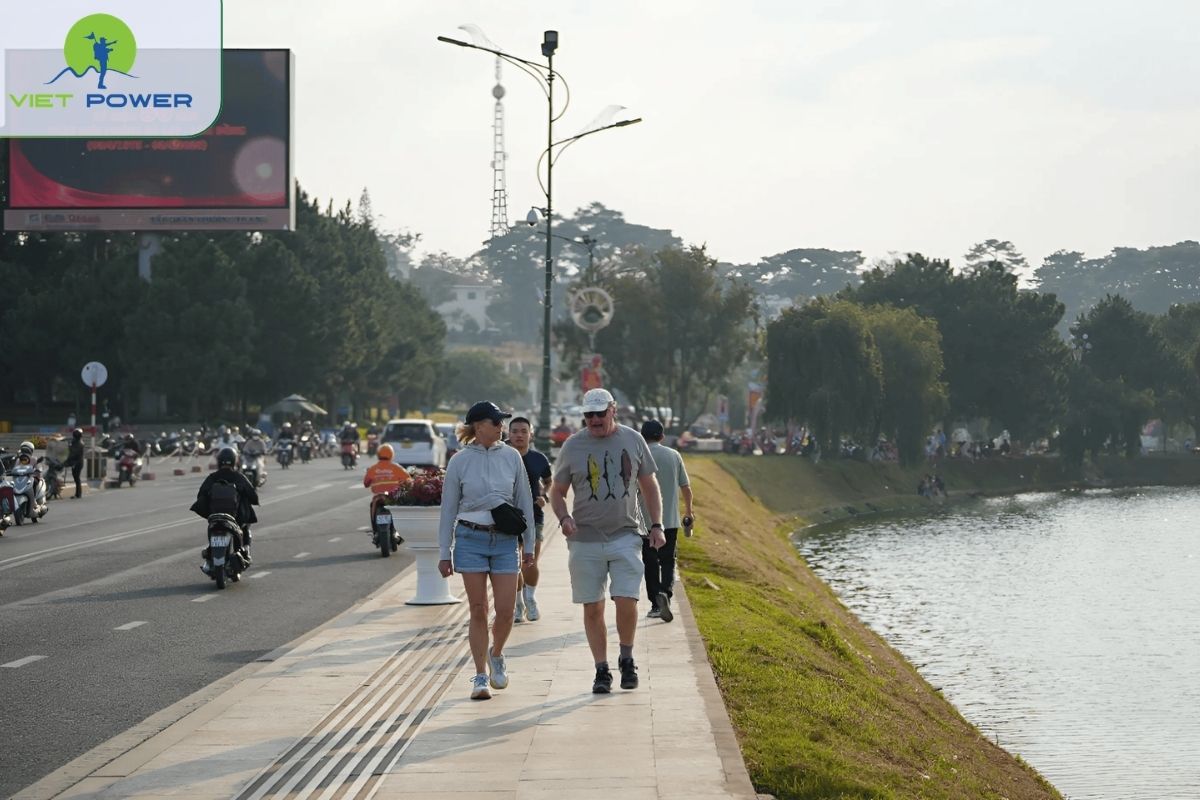 Walk Around Xuan Huong Lake in the Morning Mist