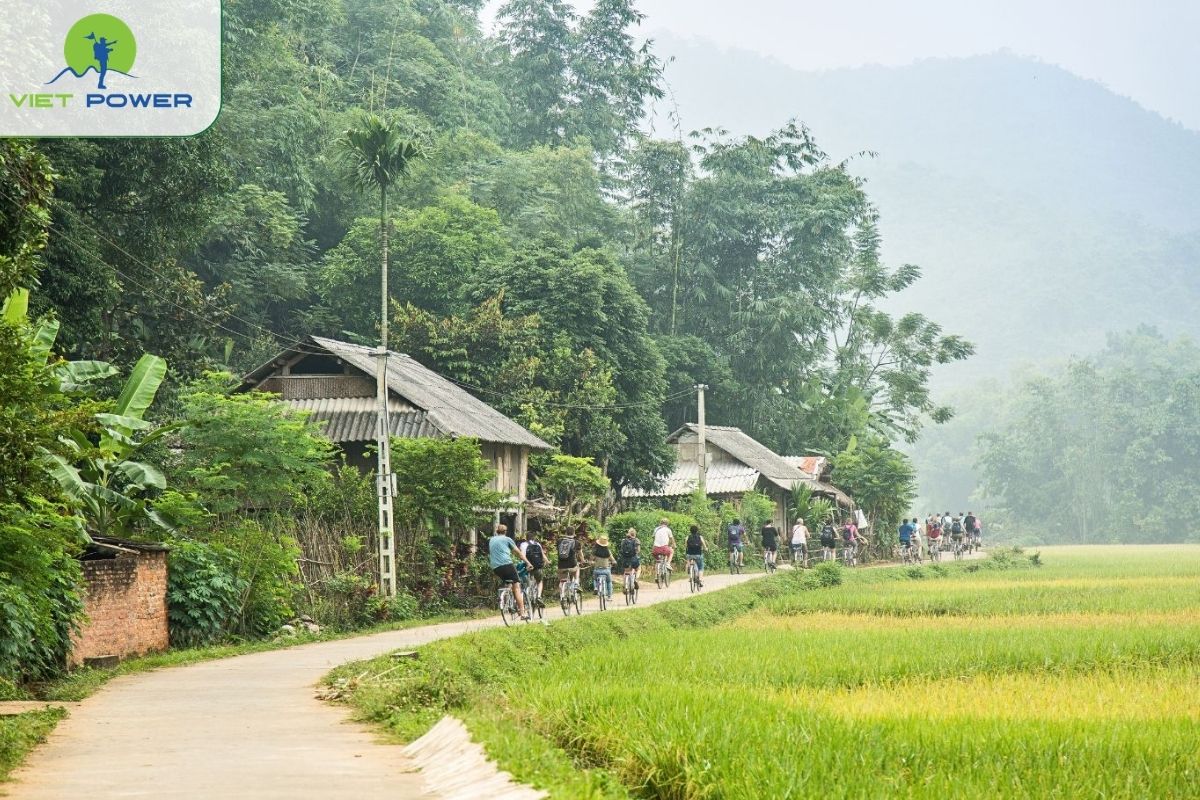 Cycle through villages at Mai Chau