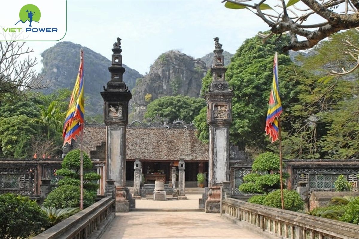 King Dinh and King Le Temples